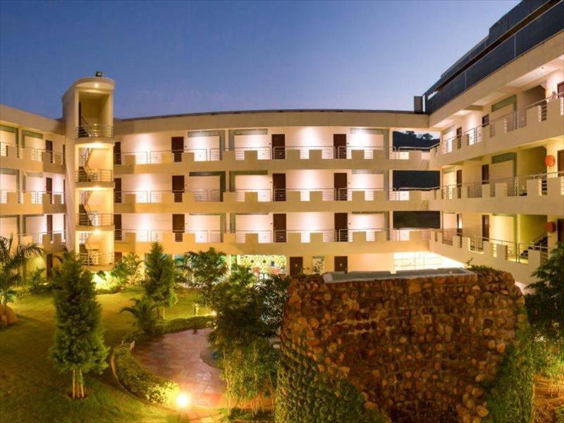 สเตอร์ลิง เยลาคีรี Hotel ภายนอก รูปภาพ