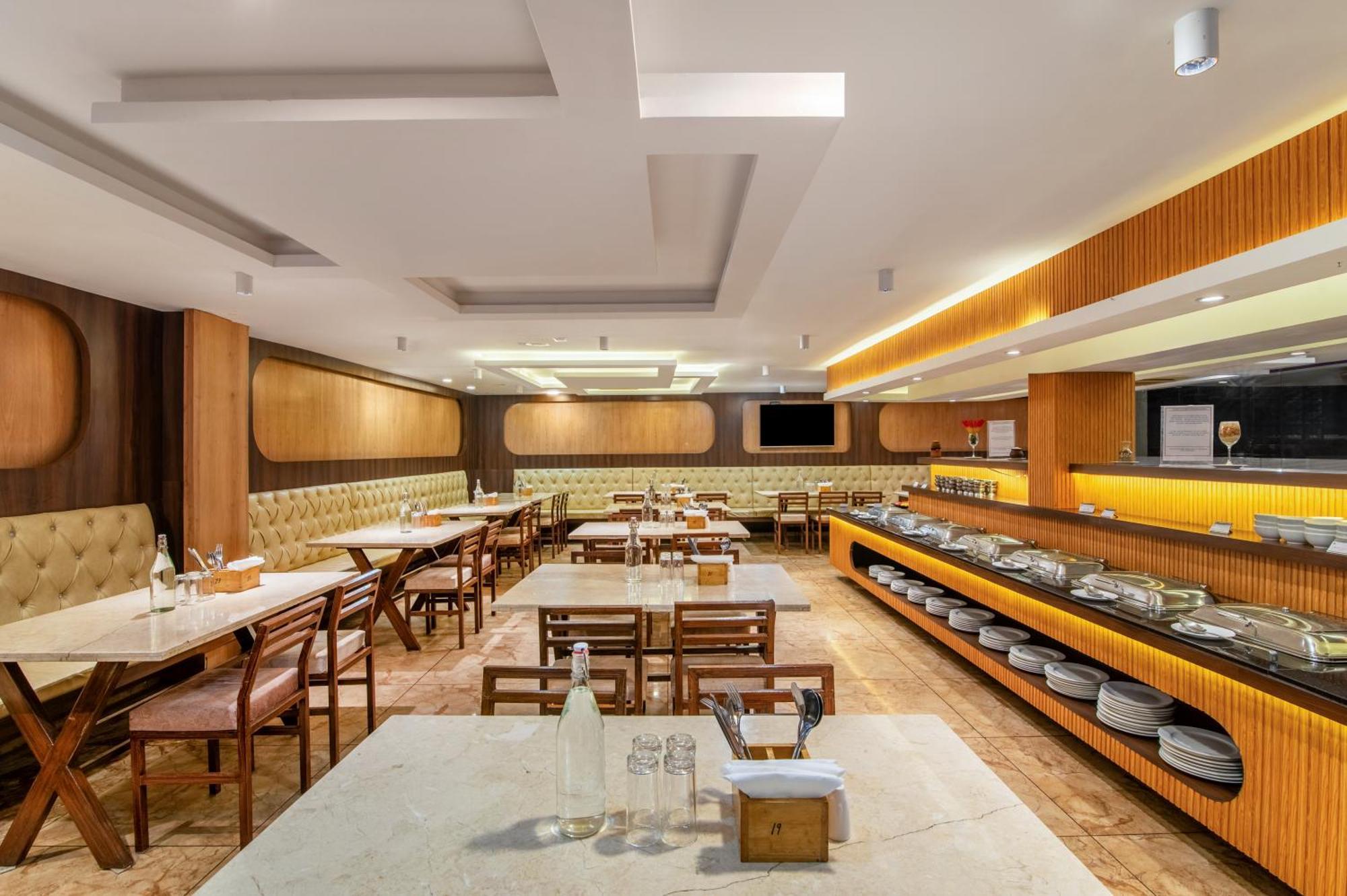 สเตอร์ลิง เยลาคีรี Hotel ภายนอก รูปภาพ