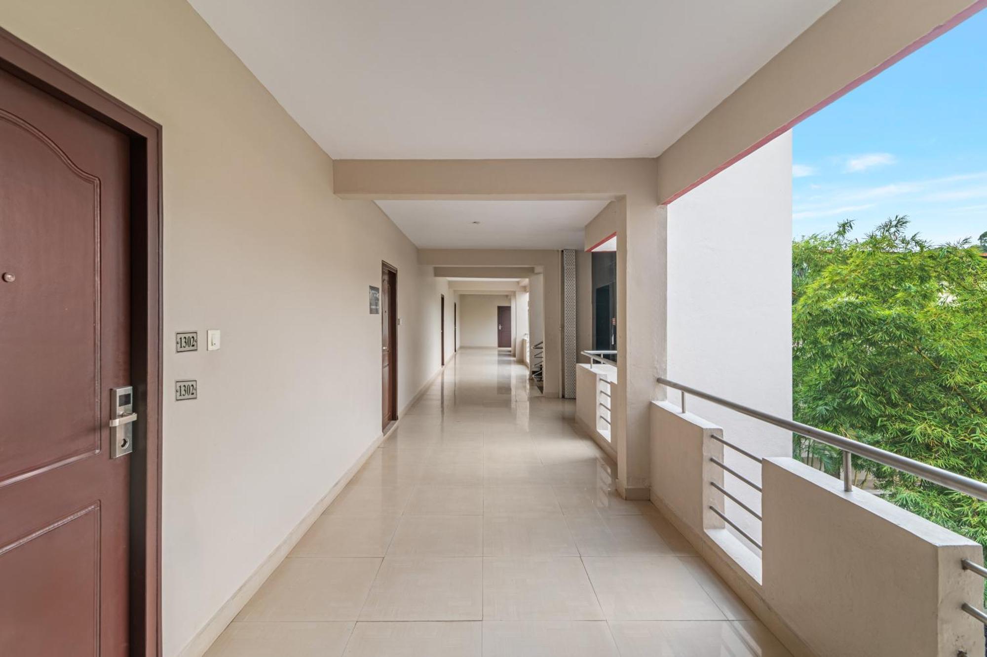 สเตอร์ลิง เยลาคีรี Hotel ภายนอก รูปภาพ